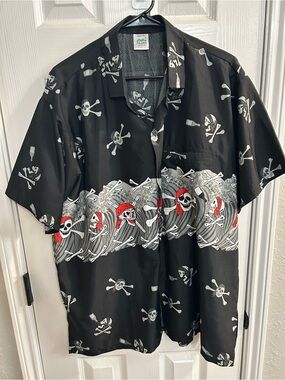 Happy Bay Mens button short sleeve pirate themed shirt size large pirate night